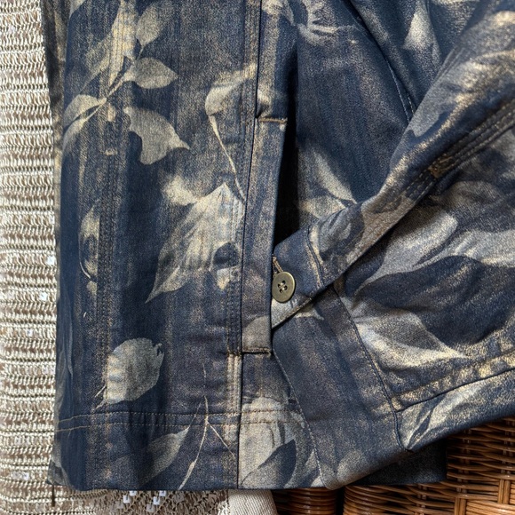 Chico's Size 2 - Large Metallic Floral Denim Jacket Dark Blue Gold Zip Up - Picture 3 of 6